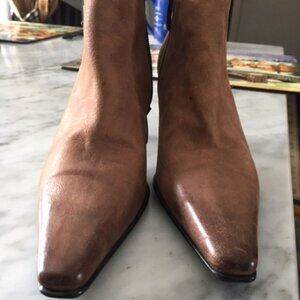 DONALD J. PLINER Loni Bootie Women's 5.5 Antiqued Kitten Heeled Snub Nose Buckle